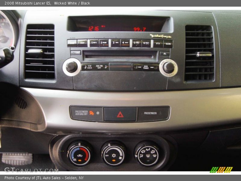 Wicked White / Black 2008 Mitsubishi Lancer ES