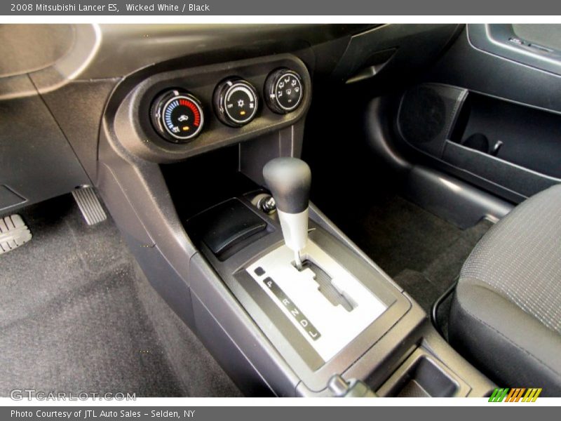 Wicked White / Black 2008 Mitsubishi Lancer ES
