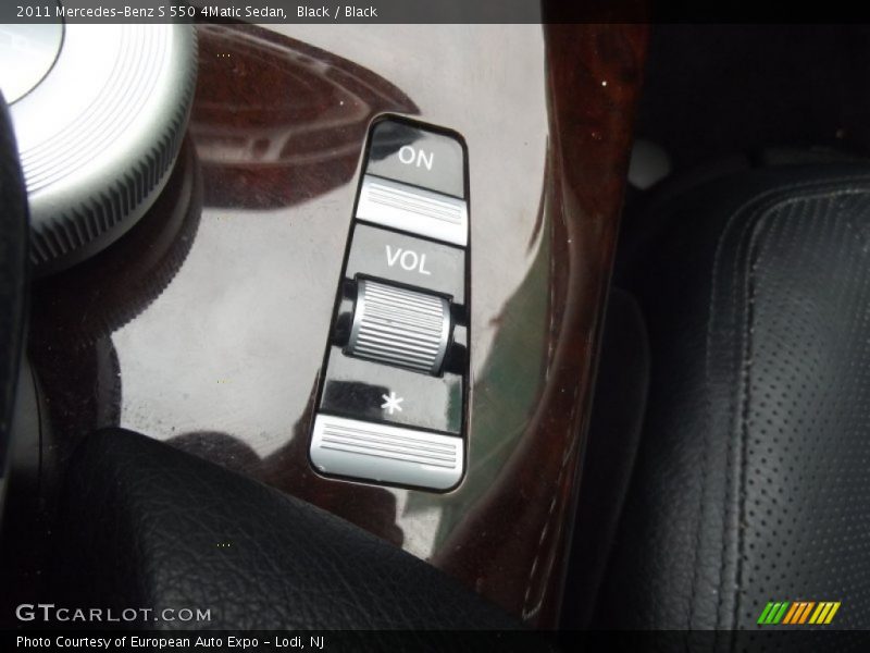 Black / Black 2011 Mercedes-Benz S 550 4Matic Sedan