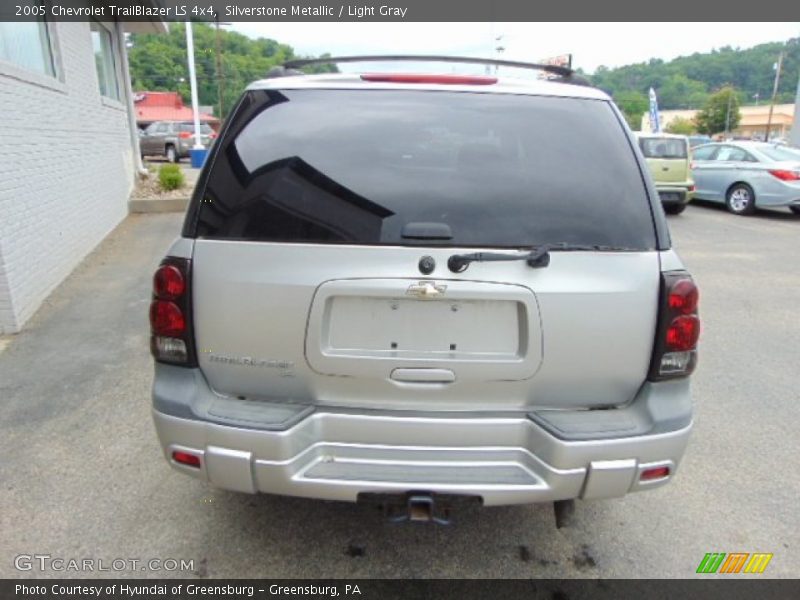 Silverstone Metallic / Light Gray 2005 Chevrolet TrailBlazer LS 4x4