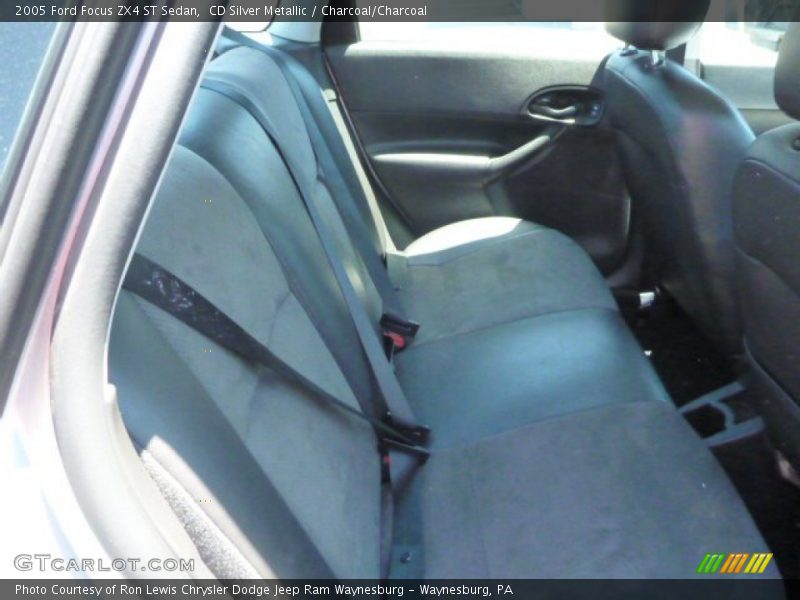 CD Silver Metallic / Charcoal/Charcoal 2005 Ford Focus ZX4 ST Sedan