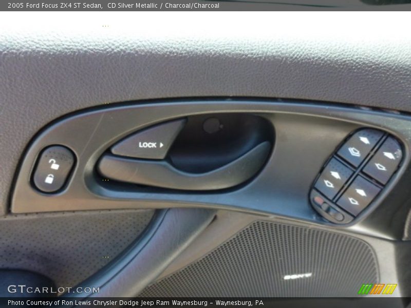 CD Silver Metallic / Charcoal/Charcoal 2005 Ford Focus ZX4 ST Sedan
