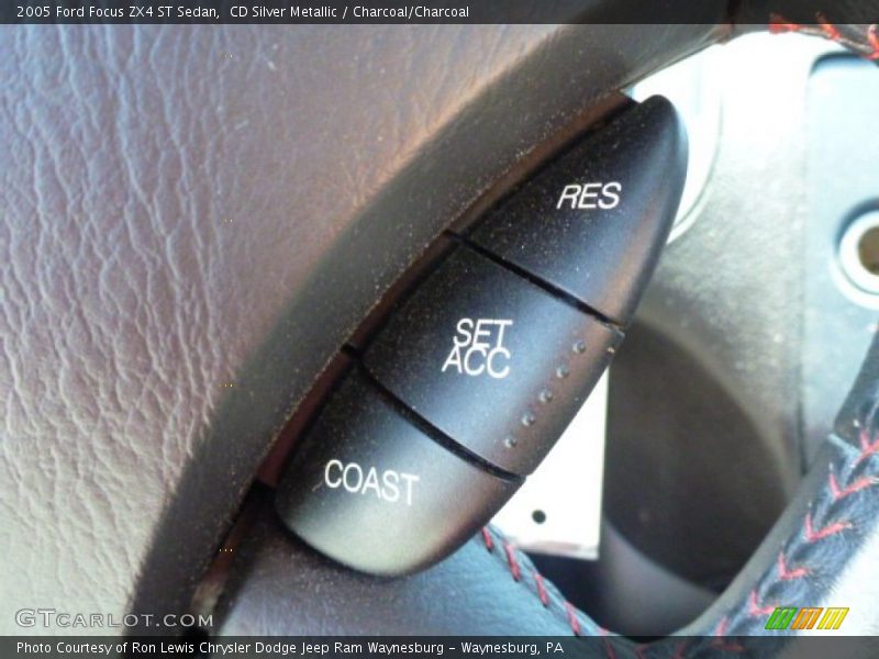 CD Silver Metallic / Charcoal/Charcoal 2005 Ford Focus ZX4 ST Sedan