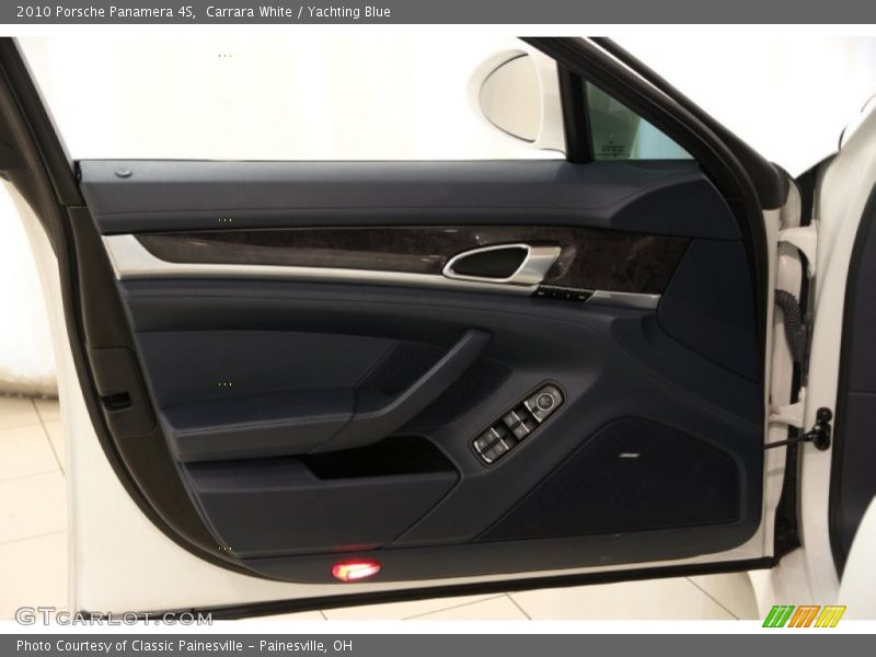 Door Panel of 2010 Panamera 4S