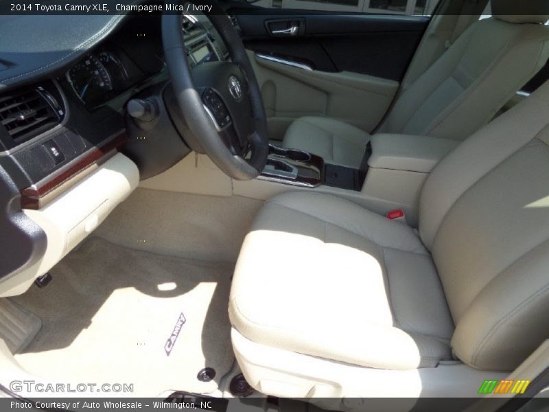 Champagne Mica / Ivory 2014 Toyota Camry XLE