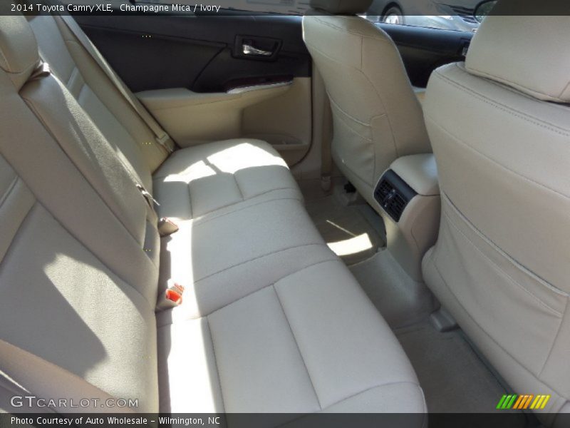 Champagne Mica / Ivory 2014 Toyota Camry XLE