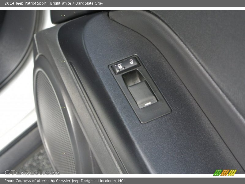 Bright White / Dark Slate Gray 2014 Jeep Patriot Sport