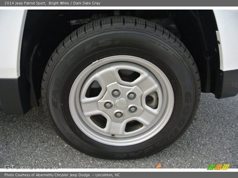 Bright White / Dark Slate Gray 2014 Jeep Patriot Sport
