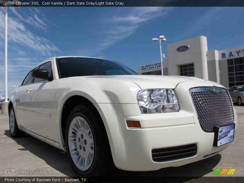 Cool Vanilla / Dark Slate Gray/Light Slate Gray 2006 Chrysler 300