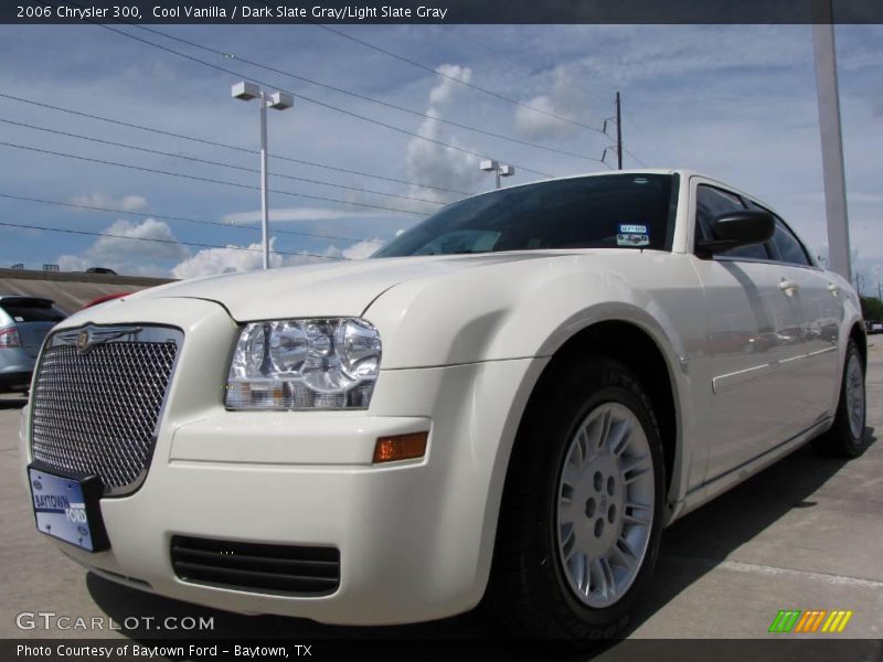 Cool Vanilla / Dark Slate Gray/Light Slate Gray 2006 Chrysler 300
