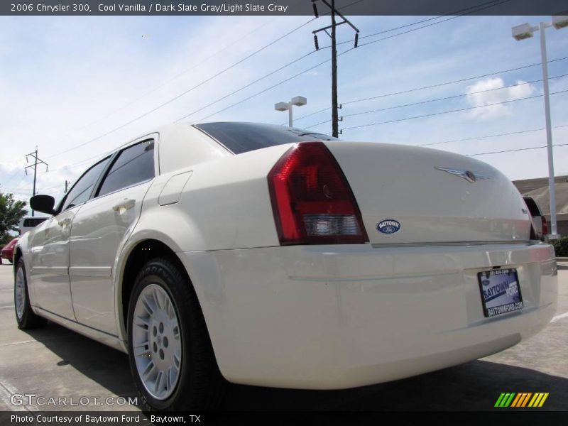 Cool Vanilla / Dark Slate Gray/Light Slate Gray 2006 Chrysler 300