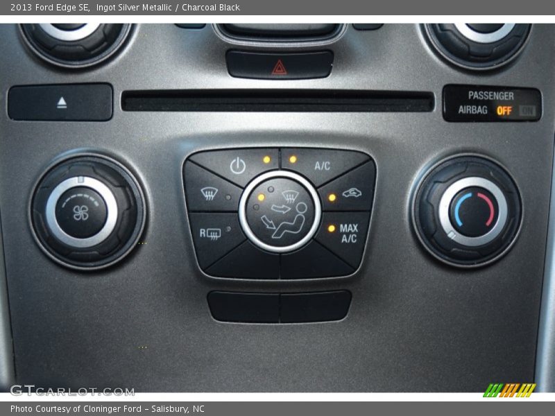 Ingot Silver Metallic / Charcoal Black 2013 Ford Edge SE