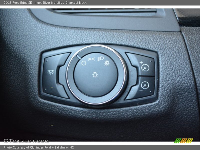Ingot Silver Metallic / Charcoal Black 2013 Ford Edge SE