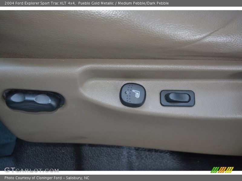 Pueblo Gold Metallic / Medium Pebble/Dark Pebble 2004 Ford Explorer Sport Trac XLT 4x4