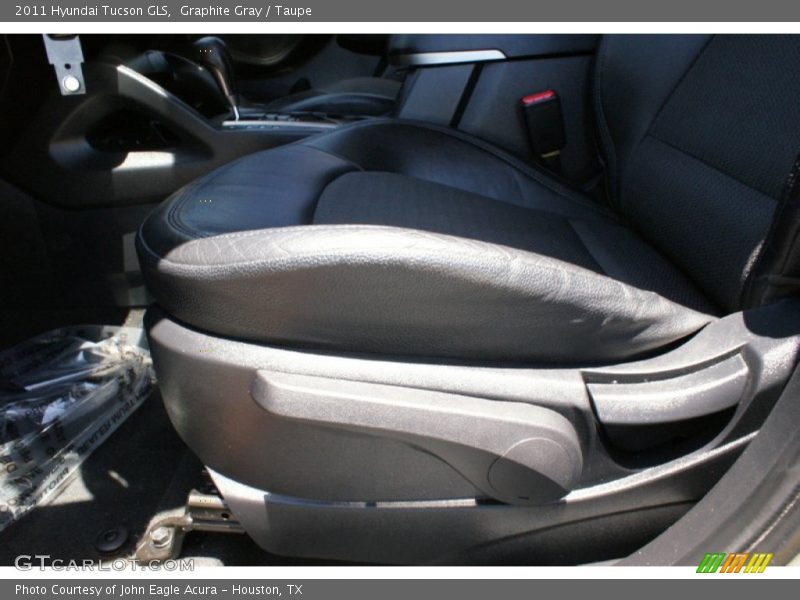 Graphite Gray / Taupe 2011 Hyundai Tucson GLS