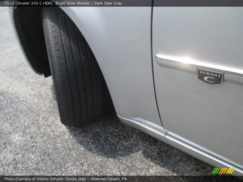 Bright Silver Metallic / Dark Slate Gray 2010 Chrysler 300 C HEMI