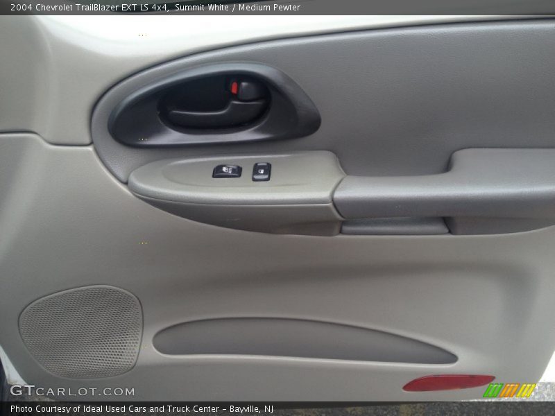 Summit White / Medium Pewter 2004 Chevrolet TrailBlazer EXT LS 4x4