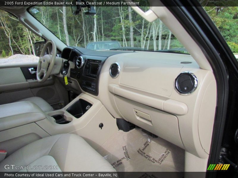 Black Clearcoat / Medium Parchment 2005 Ford Expedition Eddie Bauer 4x4