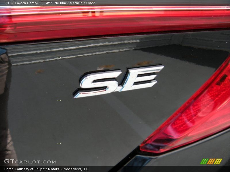 Attitude Black Metallic / Black 2014 Toyota Camry SE