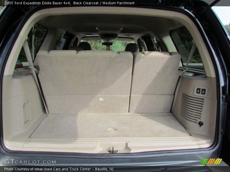 Black Clearcoat / Medium Parchment 2005 Ford Expedition Eddie Bauer 4x4
