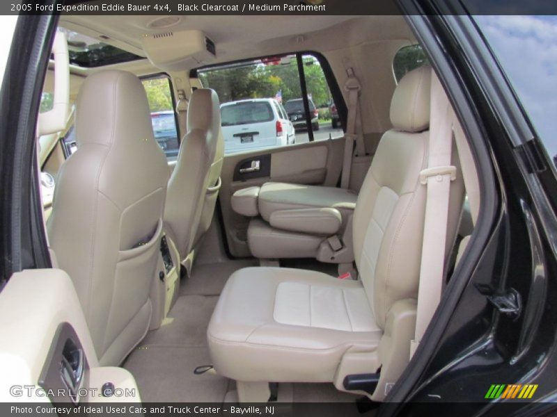 Black Clearcoat / Medium Parchment 2005 Ford Expedition Eddie Bauer 4x4