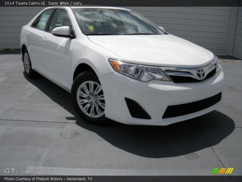 Super White / Ivory 2014 Toyota Camry LE
