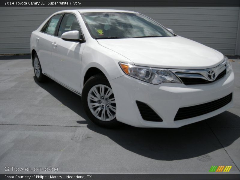 Super White / Ivory 2014 Toyota Camry LE