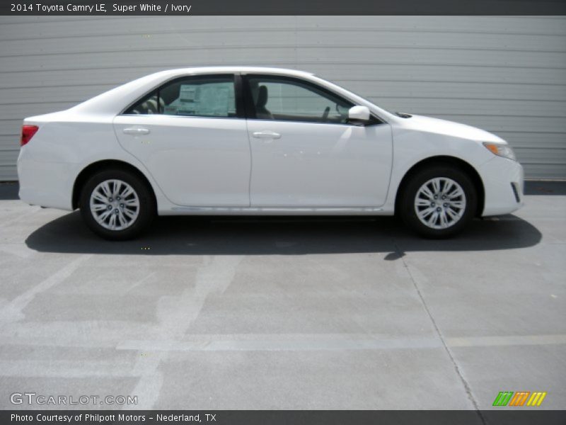 Super White / Ivory 2014 Toyota Camry LE