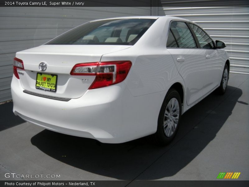 Super White / Ivory 2014 Toyota Camry LE
