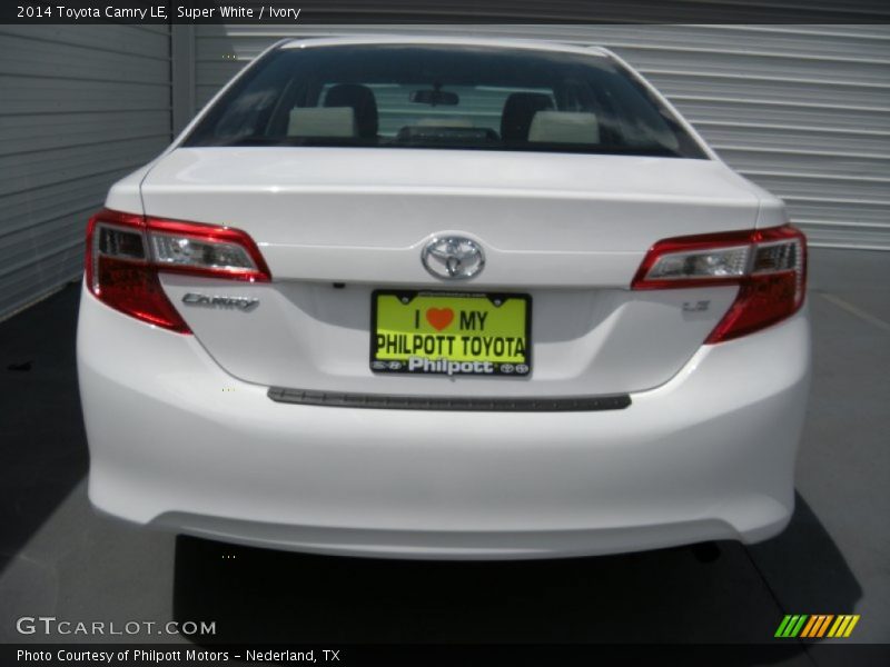 Super White / Ivory 2014 Toyota Camry LE