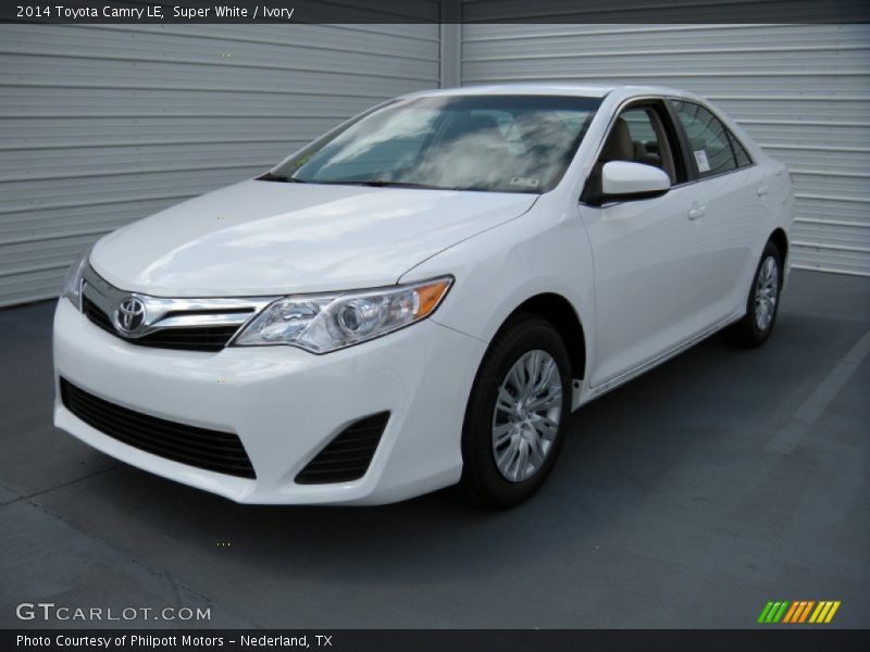 Super White / Ivory 2014 Toyota Camry LE