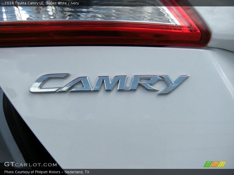 Super White / Ivory 2014 Toyota Camry LE