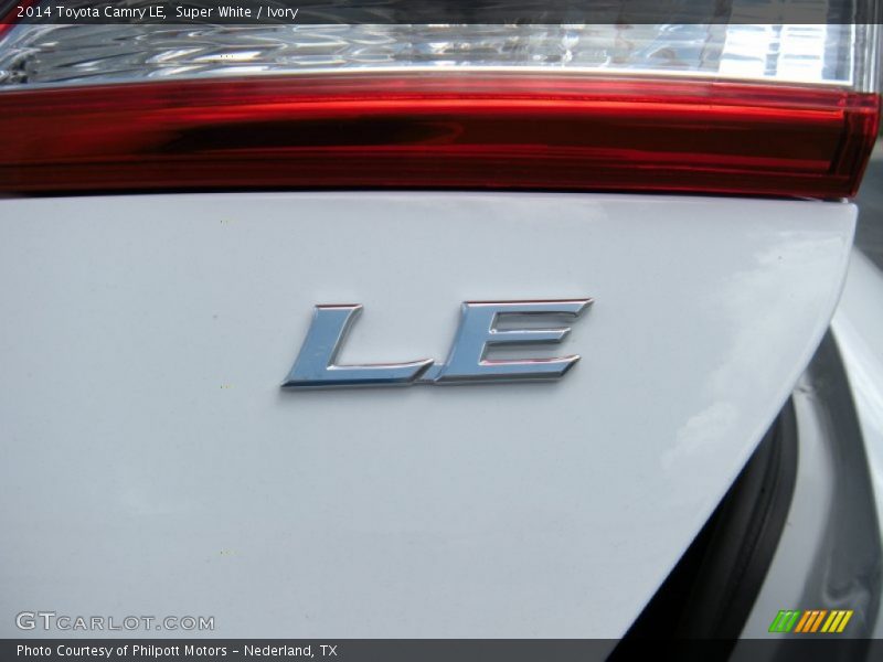 Super White / Ivory 2014 Toyota Camry LE