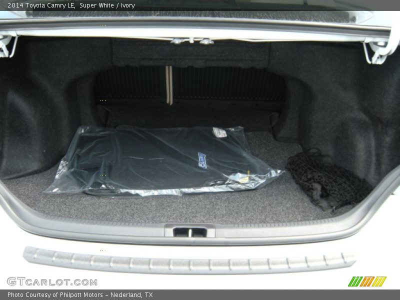 Super White / Ivory 2014 Toyota Camry LE