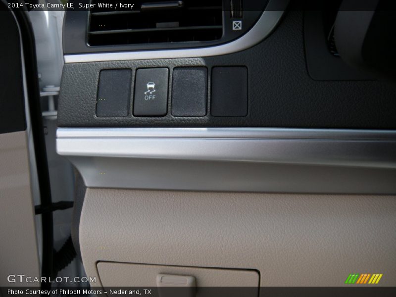 Super White / Ivory 2014 Toyota Camry LE