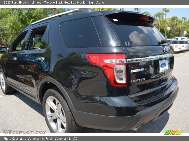 Tuxedo Black Metallic / Medium Light Stone 2013 Ford Explorer Limited