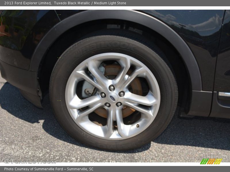 Tuxedo Black Metallic / Medium Light Stone 2013 Ford Explorer Limited