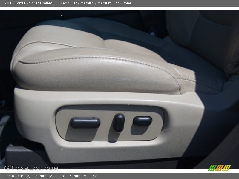 Tuxedo Black Metallic / Medium Light Stone 2013 Ford Explorer Limited