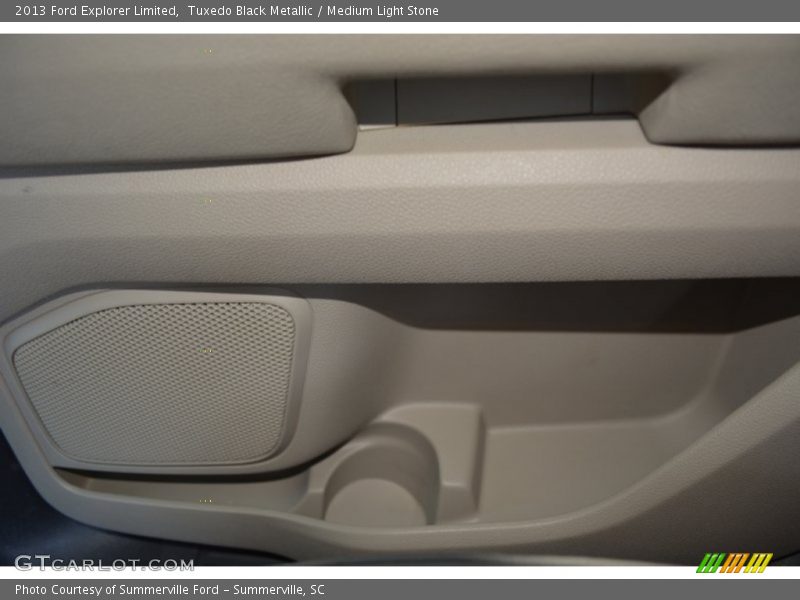 Tuxedo Black Metallic / Medium Light Stone 2013 Ford Explorer Limited