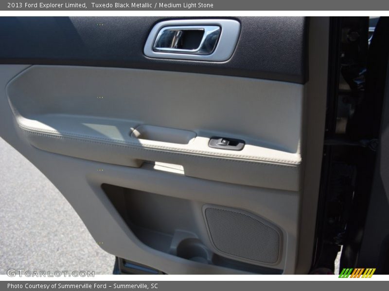 Tuxedo Black Metallic / Medium Light Stone 2013 Ford Explorer Limited