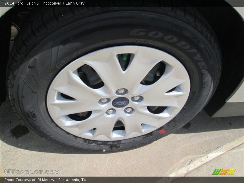 Ingot Silver / Earth Gray 2014 Ford Fusion S