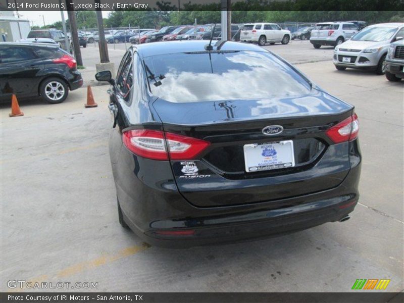 Tuxedo Black / Earth Gray 2014 Ford Fusion S