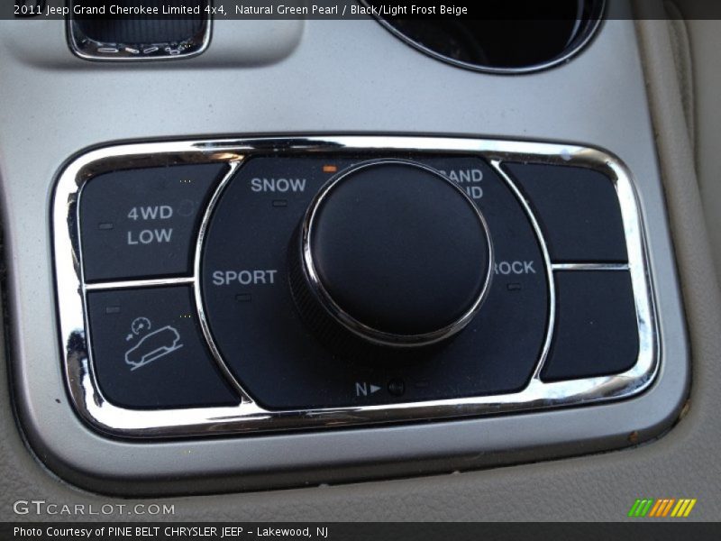 Natural Green Pearl / Black/Light Frost Beige 2011 Jeep Grand Cherokee Limited 4x4