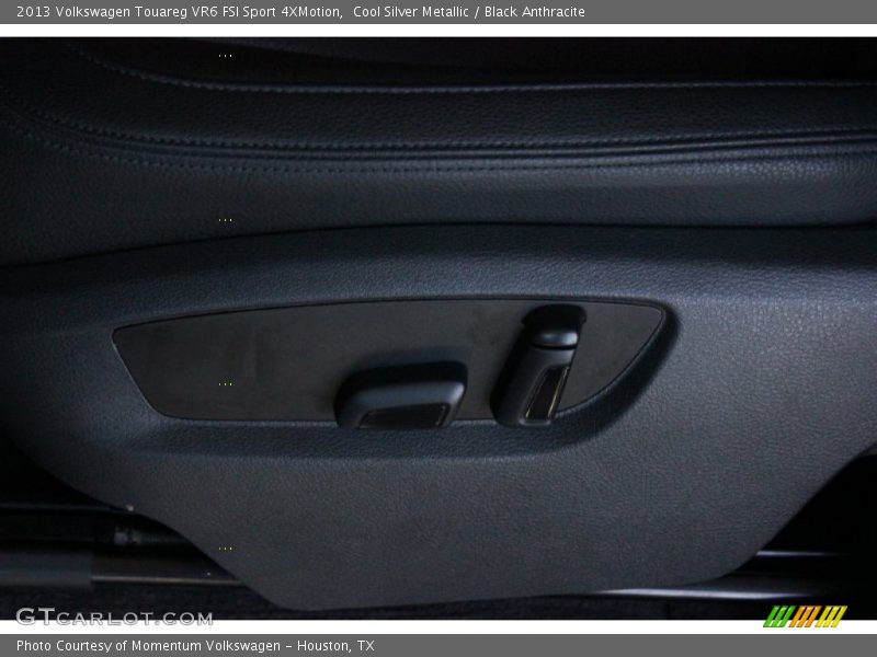 Cool Silver Metallic / Black Anthracite 2013 Volkswagen Touareg VR6 FSI Sport 4XMotion