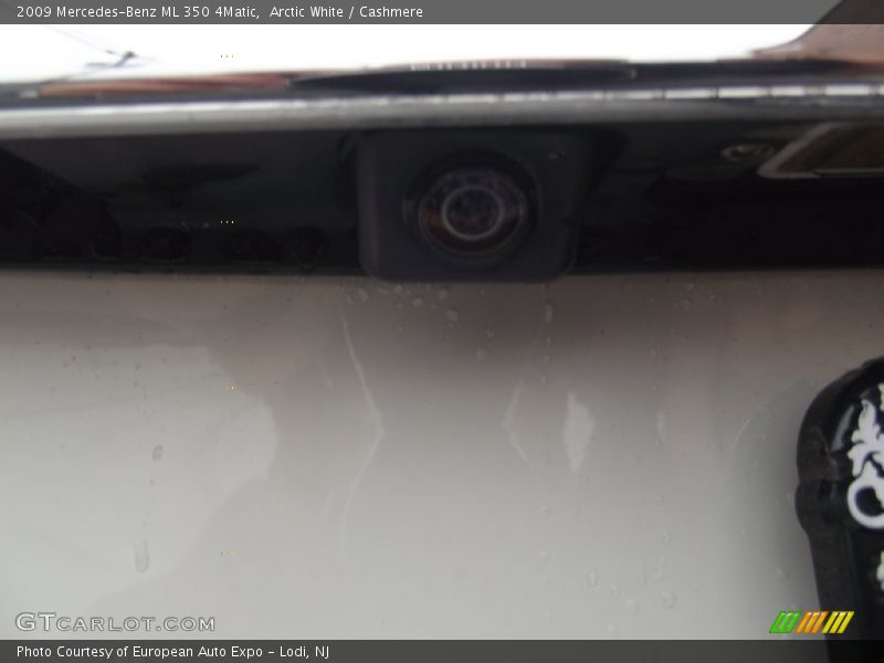 Arctic White / Cashmere 2009 Mercedes-Benz ML 350 4Matic