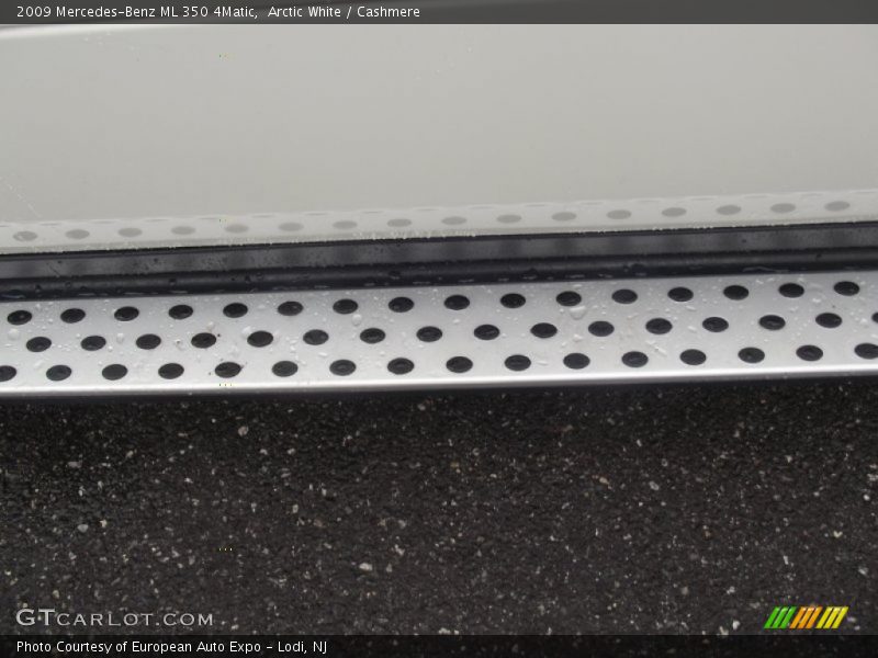 Arctic White / Cashmere 2009 Mercedes-Benz ML 350 4Matic