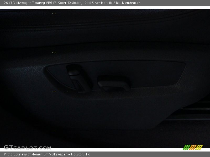 Cool Silver Metallic / Black Anthracite 2013 Volkswagen Touareg VR6 FSI Sport 4XMotion