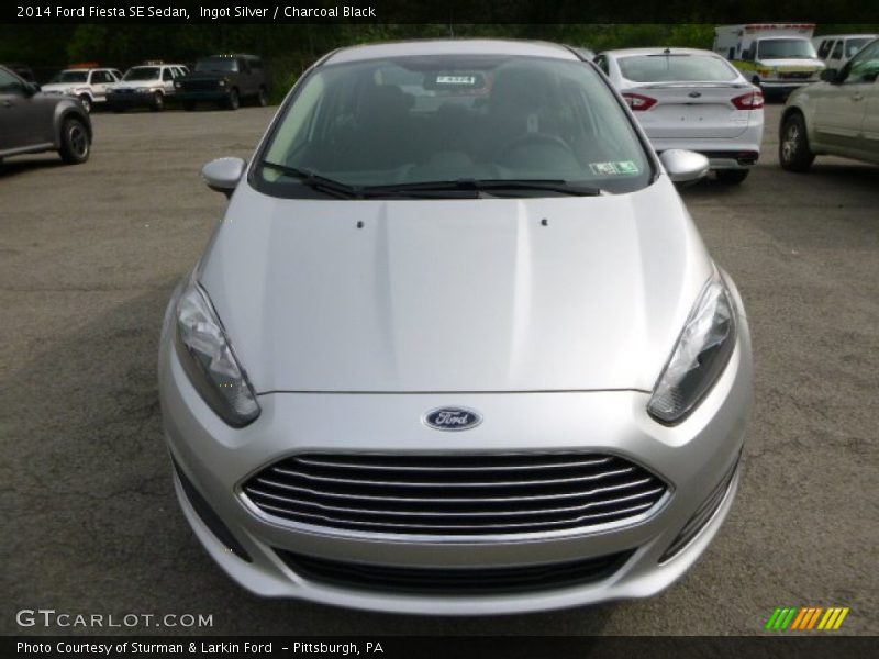 Ingot Silver / Charcoal Black 2014 Ford Fiesta SE Sedan
