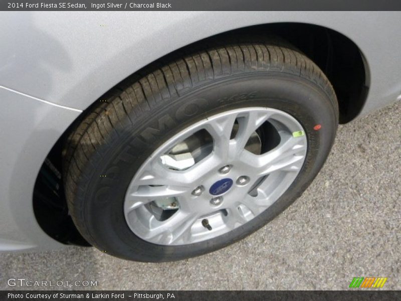 Ingot Silver / Charcoal Black 2014 Ford Fiesta SE Sedan