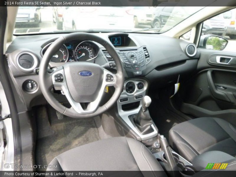Ingot Silver / Charcoal Black 2014 Ford Fiesta SE Sedan